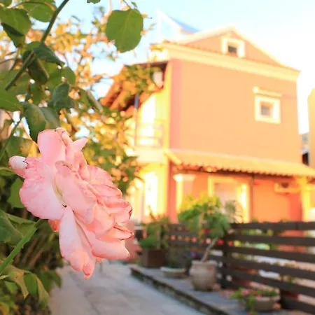 Mariastella Agios Gordios 2 アパート *